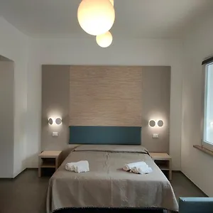 Iris Ar Holiday-home , Peschiera del Garda Italia